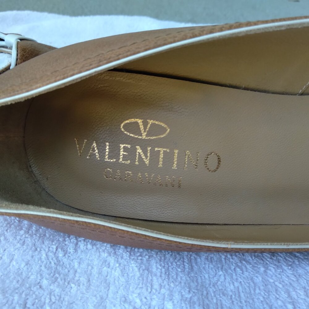 Valentino Beige & White Pumps Size 39 - Picture 7 of 7